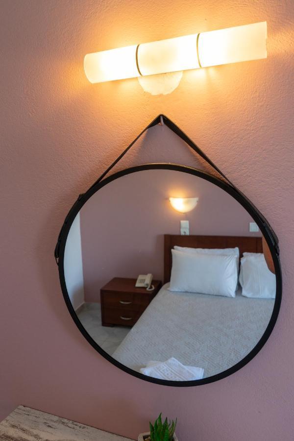 Tropicana Inn Nydri  Extérieur photo