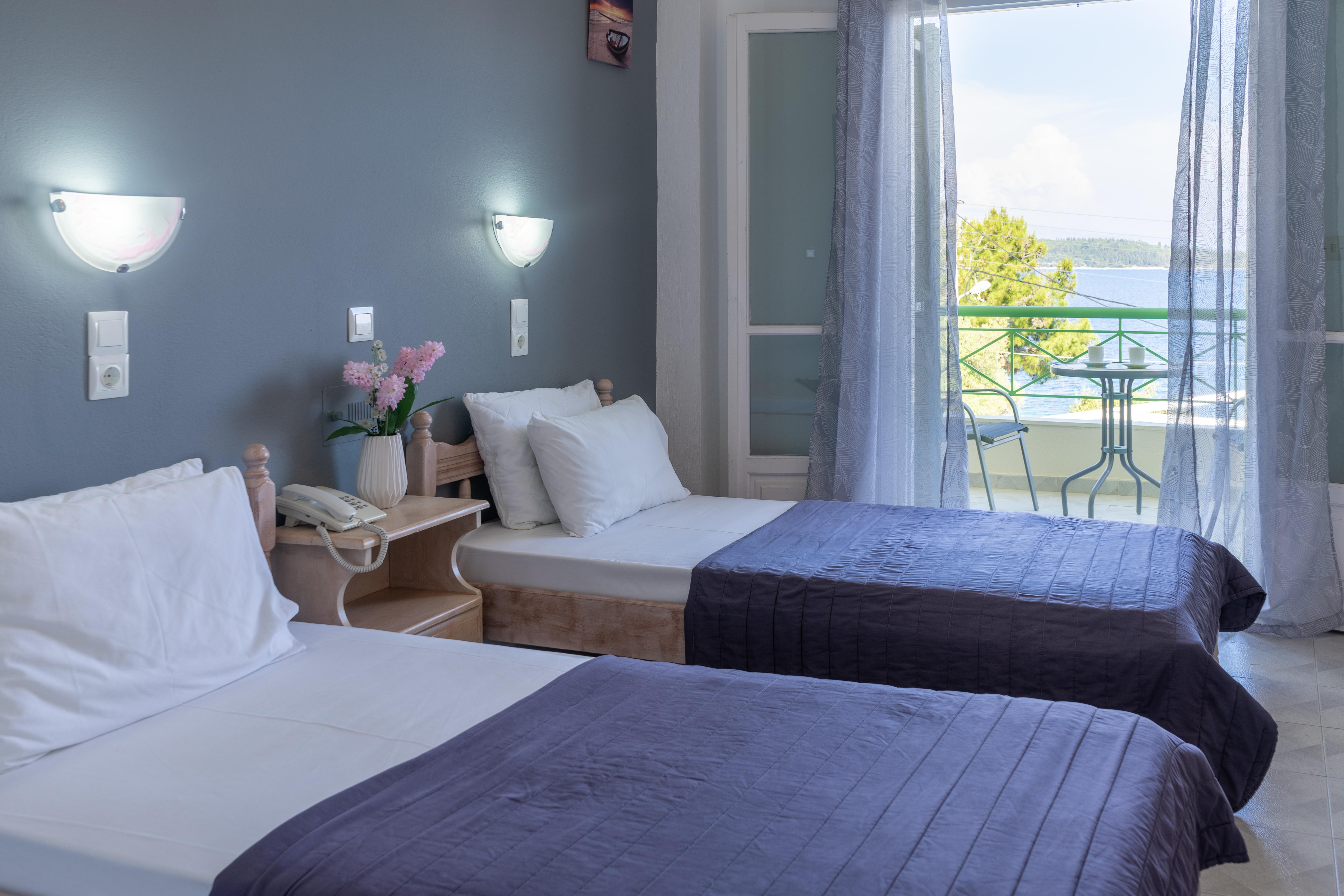 Tropicana Inn Nydri  Extérieur photo
